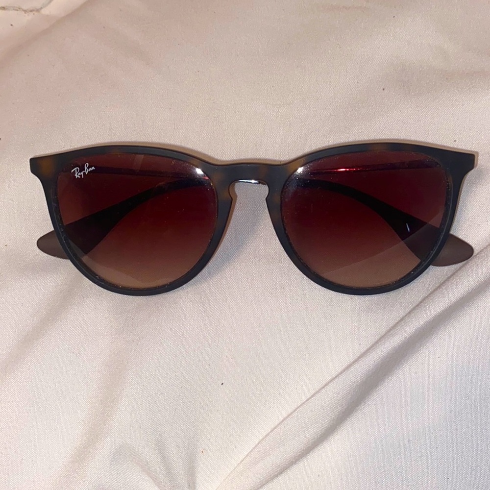 Ray- Ban Women Erika Classic Sunglasses